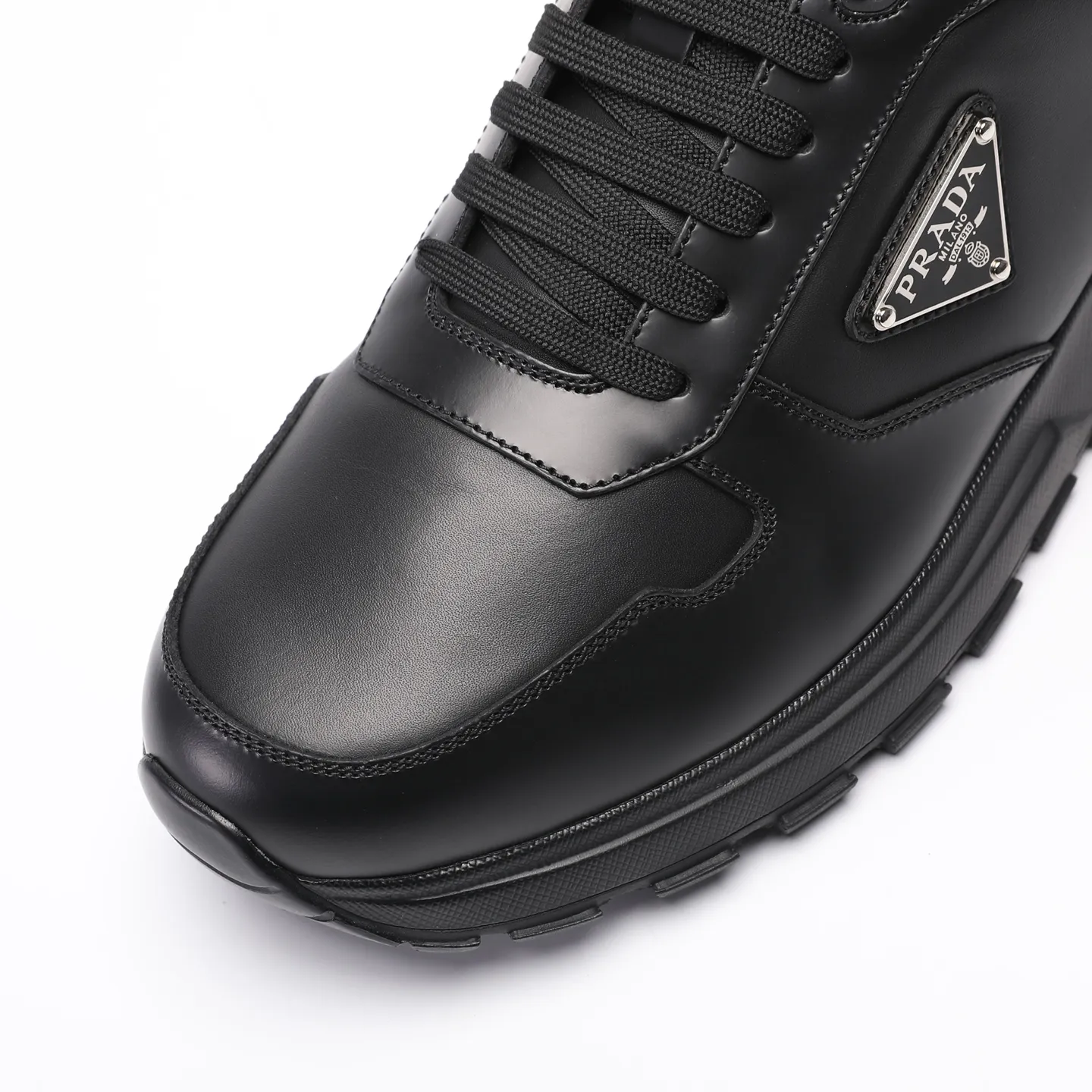 Batch 580 [PRADA] Men's shoes are popular in the counter, official website synchronization, high-quality shipments. Fabric: original cowhide with snakeskin. Lining: cowhide feet + cowhide lining. Outsole: original TPU + foam. Size: 38-46
